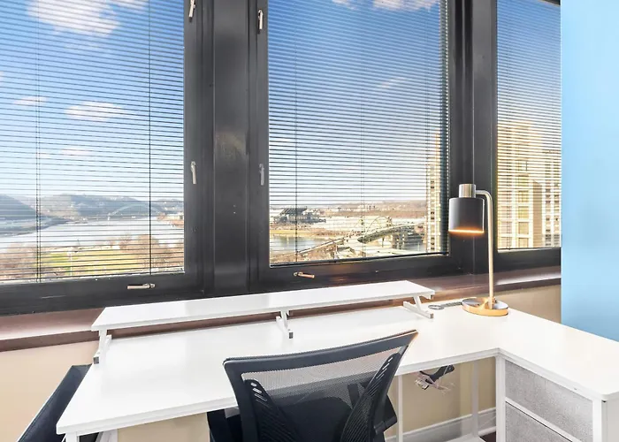 Apartment Luxury High Rise 1bd River Views Downtown