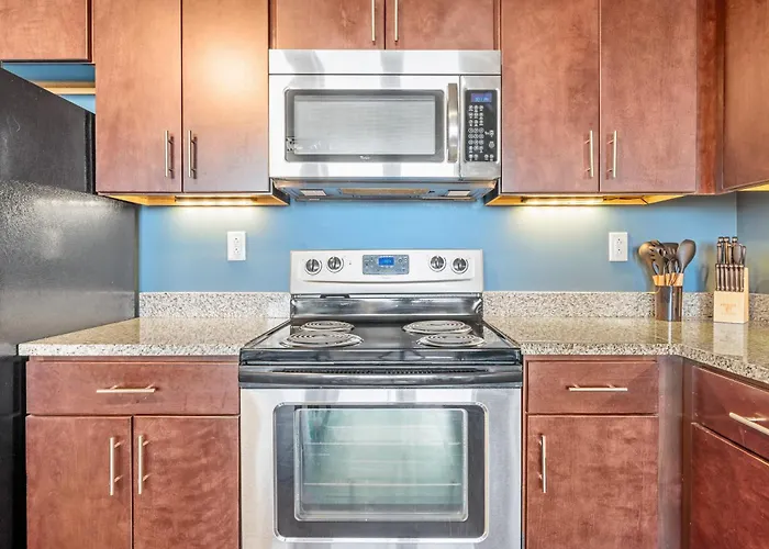 Apartment Luxury High Rise 1bd River Views Downtown *